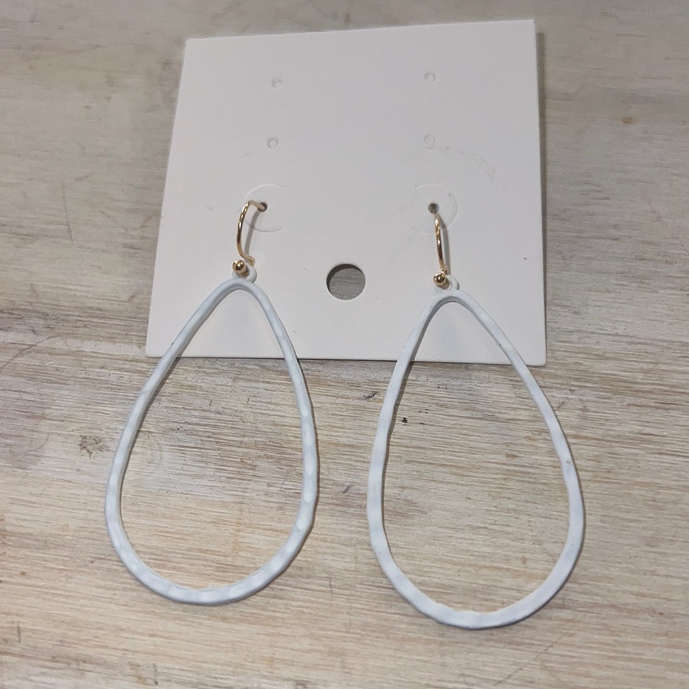 White pear shaped hoop / medium sized new with tags / boutique